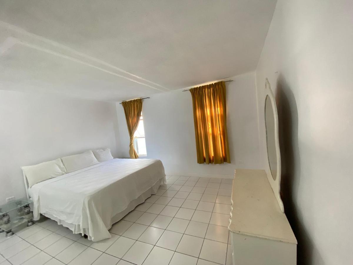 Deluxe Montego Bay Club Studio & Suites Exterior foto